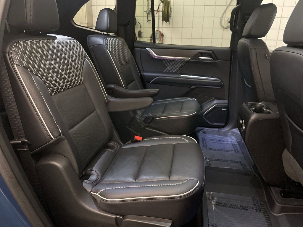 Used 2024 GMC Acadia Denali w/ LPO, Floor Liner Package image 22