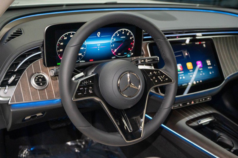 New 2027 Mercedes-Benz E 450 4MATIC Sedan image 16