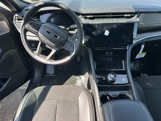 New 2026 Jeep Grand Cherokee Altitude AWD/4WD image 5