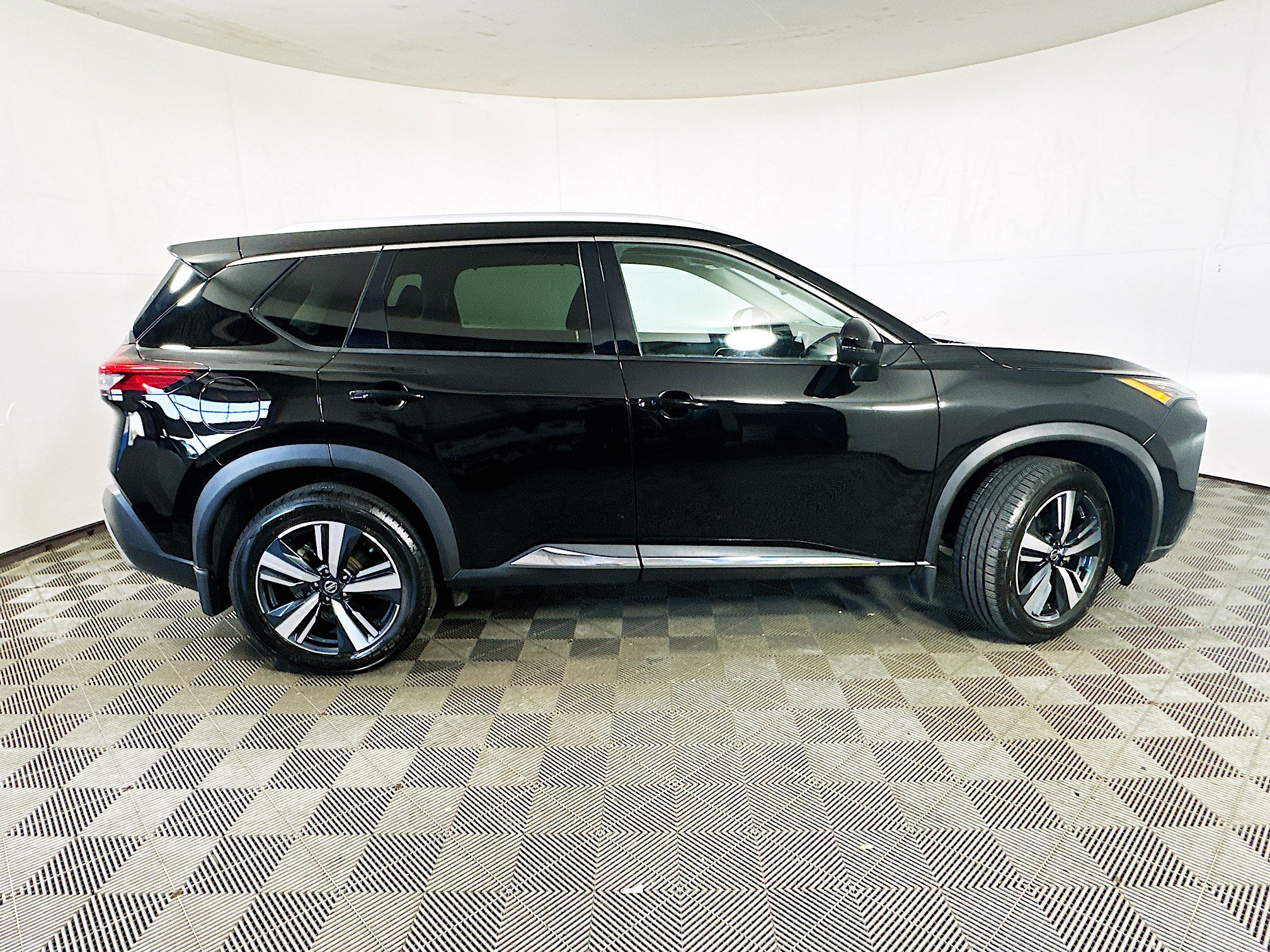 Used 2021 Nissan Rogue SL w/ Premium Package AWD/4WD image 8