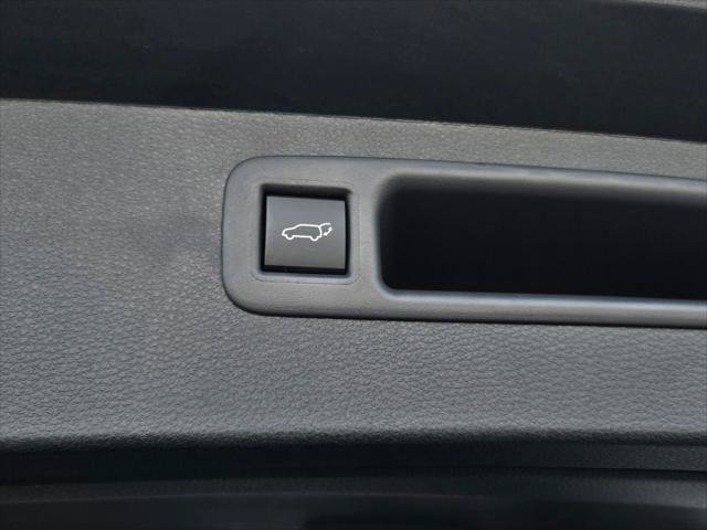 Certified 2026 Toyota Highlander Limited AWD/4WD image 27