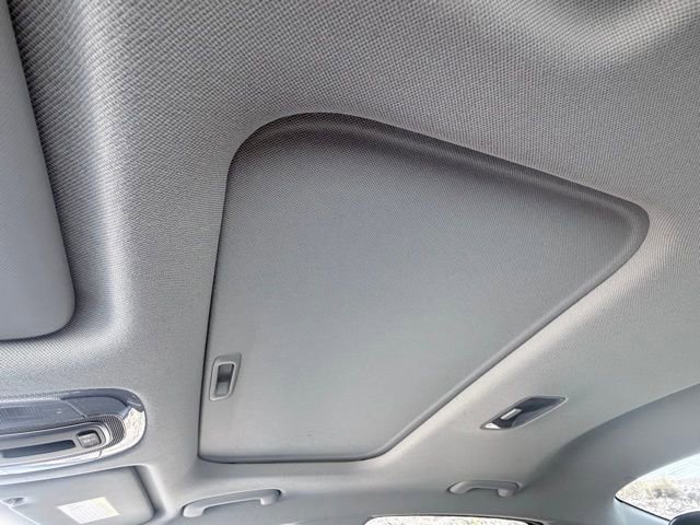 Used 2023 Hyundai Elantra Limited image 17