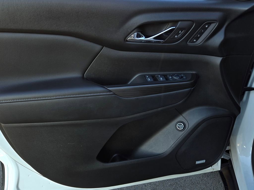Used 2017 GMC Acadia SLT image 10