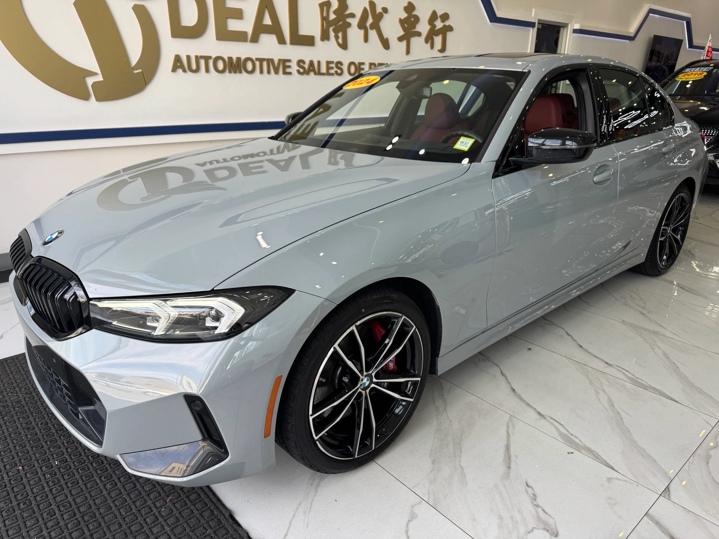 Used 2024 BMW 330i xDrive Sedan w/ M Sport Package AWD/4WD image 4