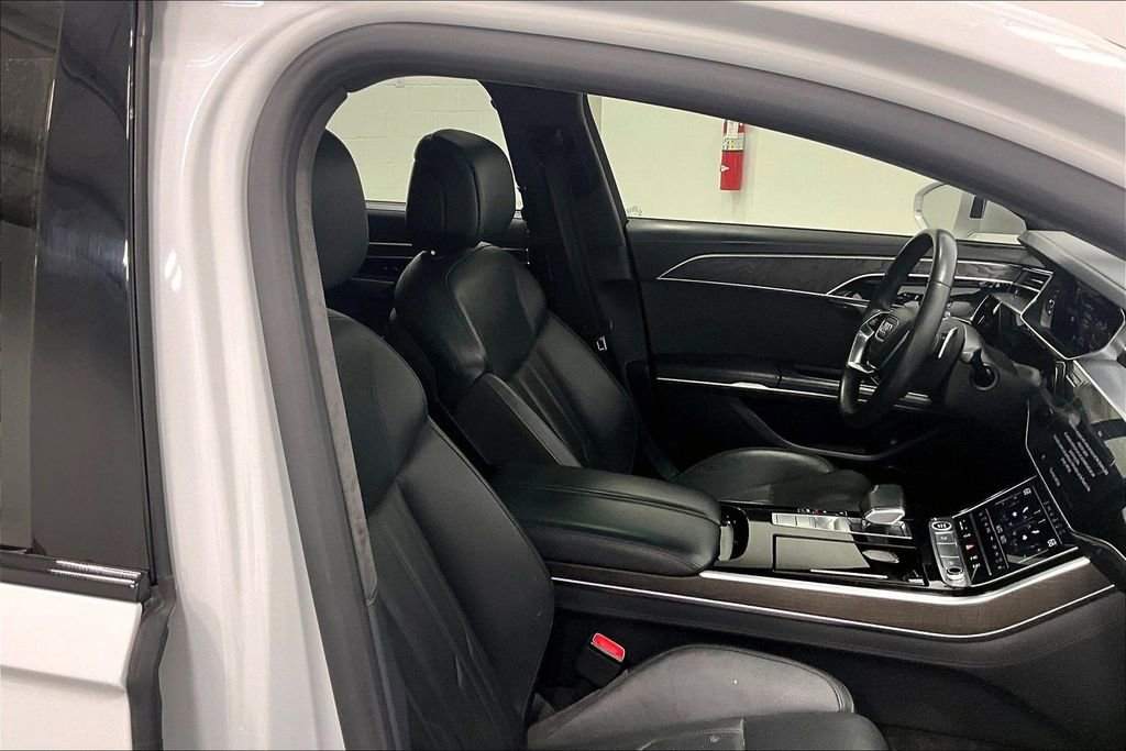Used 2021 Audi A8 L 4.0T image 7