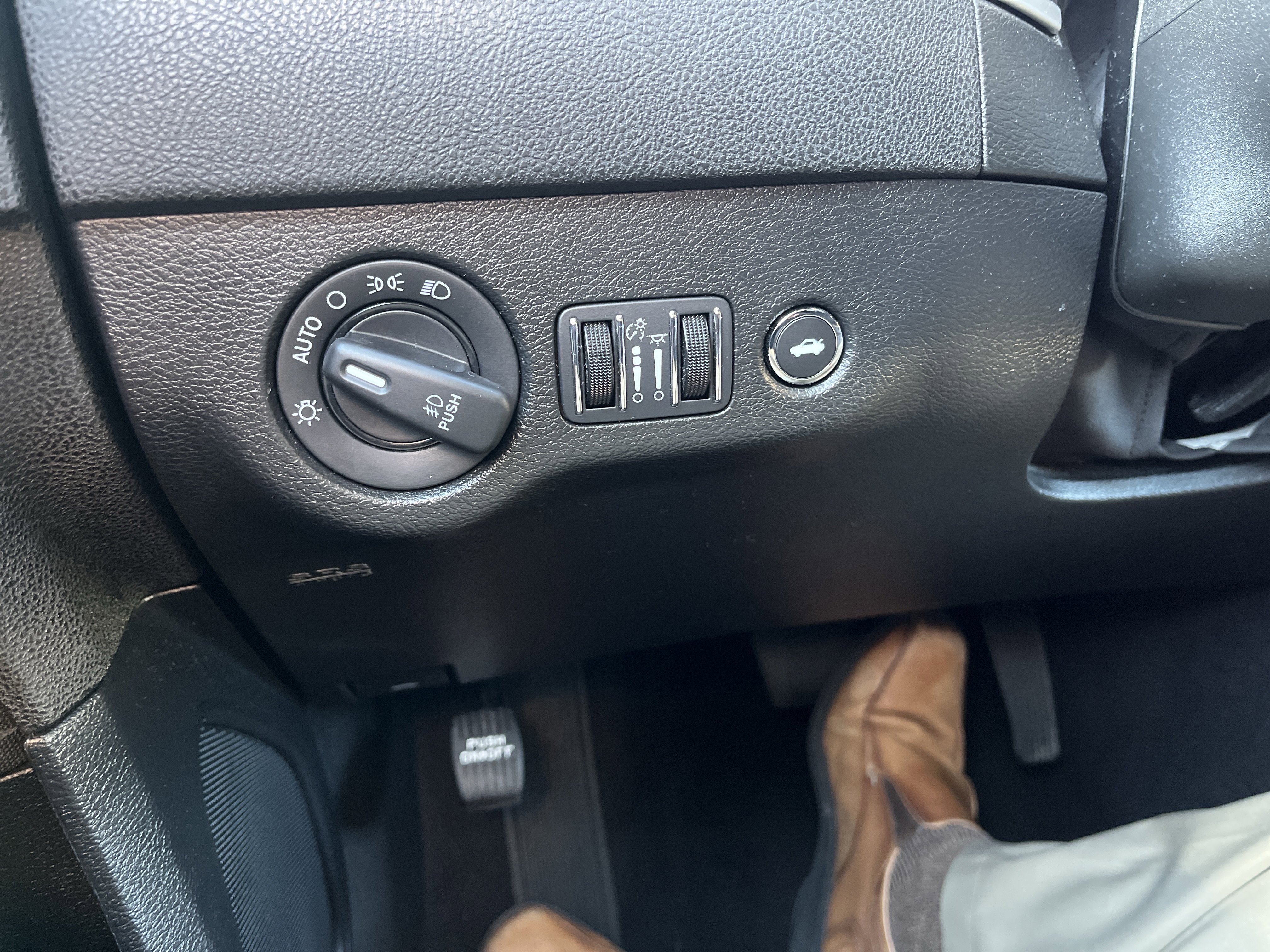 Used 2022 Dodge Charger R/T w/ Harman/Kardon Audio Group image 24