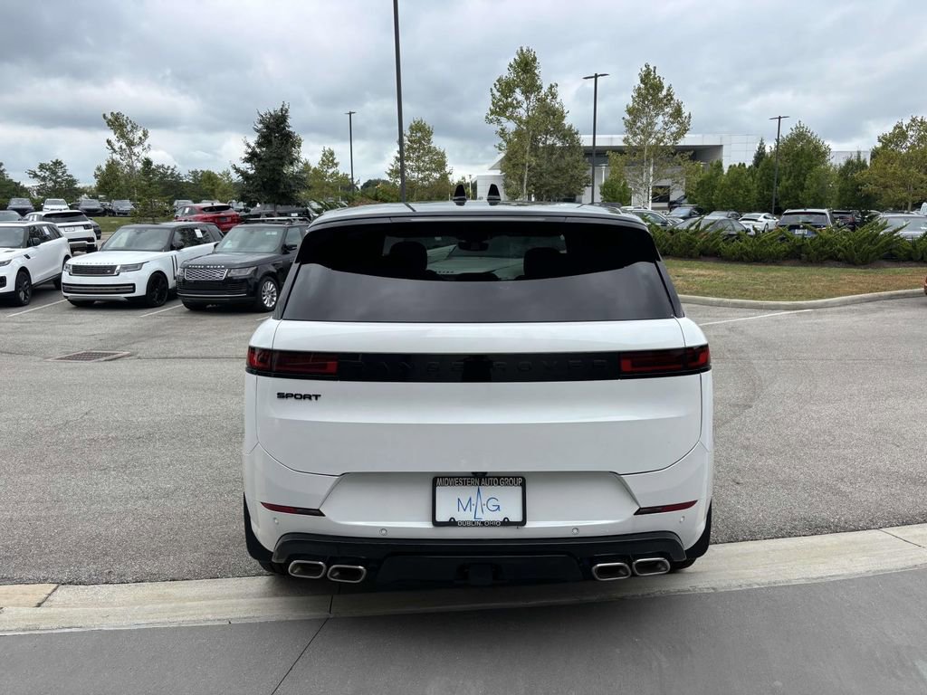 New 2025 Land Rover Range Rover Sport Dynamic SE image 6