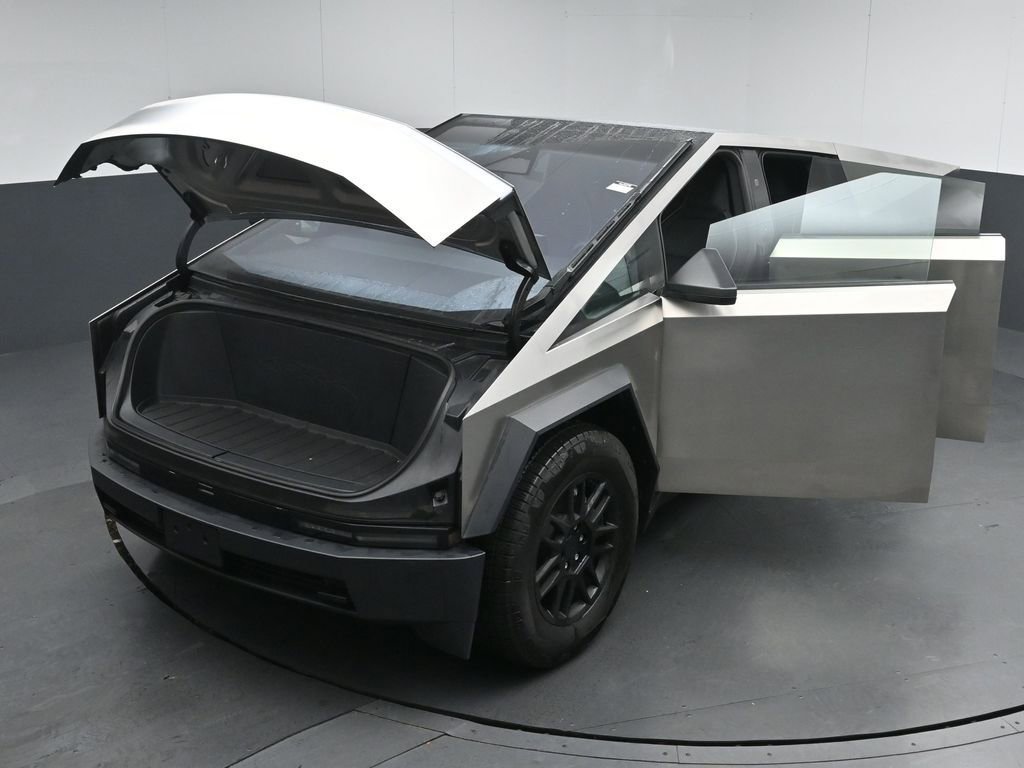 Used 2024 Tesla Cybertruck AWD Crew Cab image 44