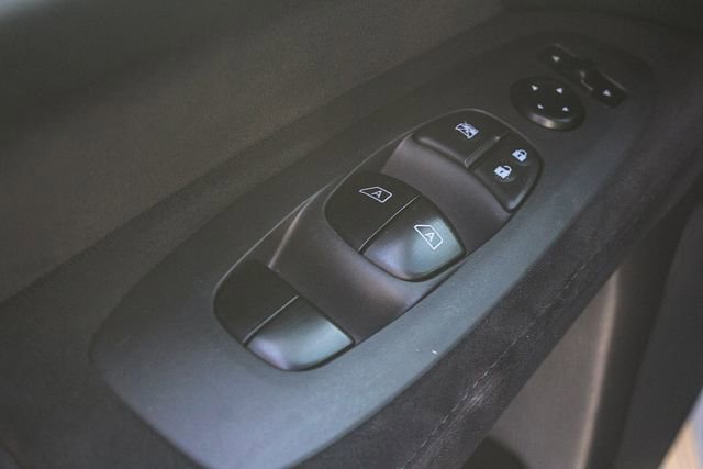 Used 2013 Nissan Pathfinder SV FWD image 28