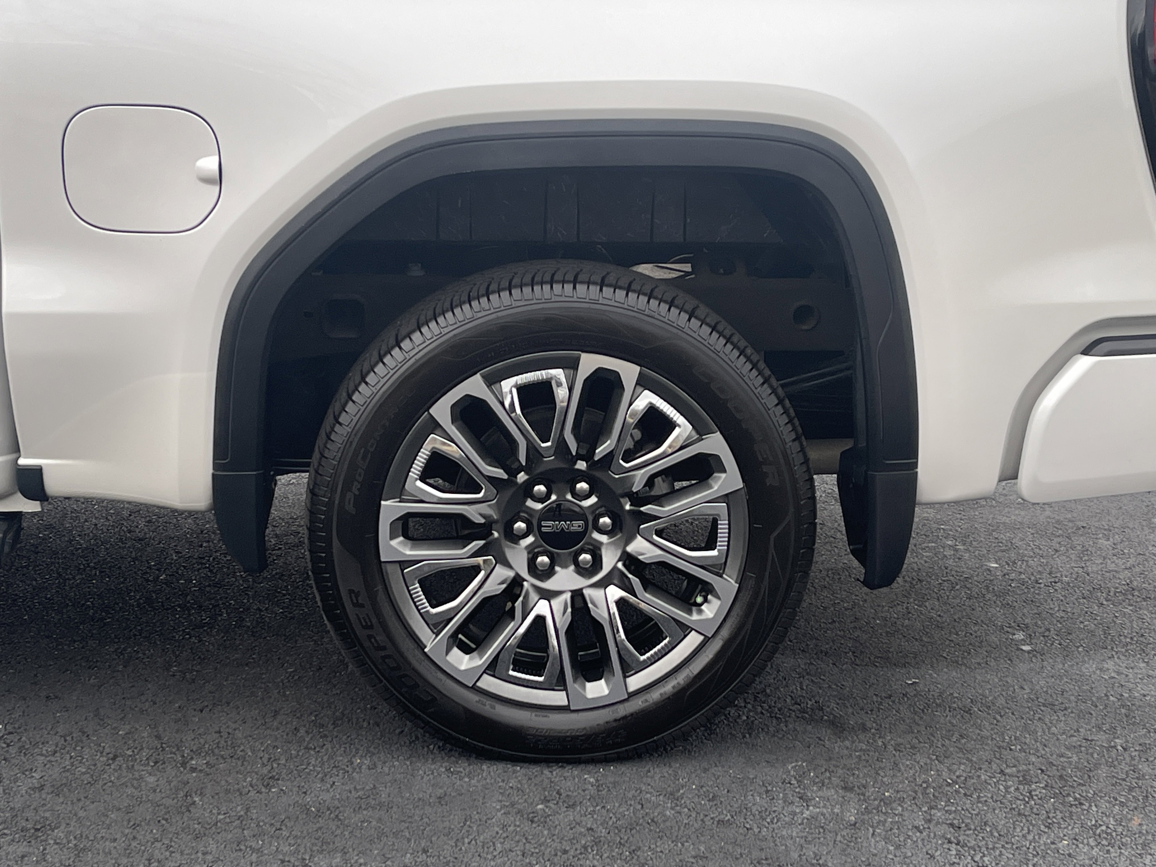 Used 2024 GMC Sierra 1500 Denali Ultimate image 35