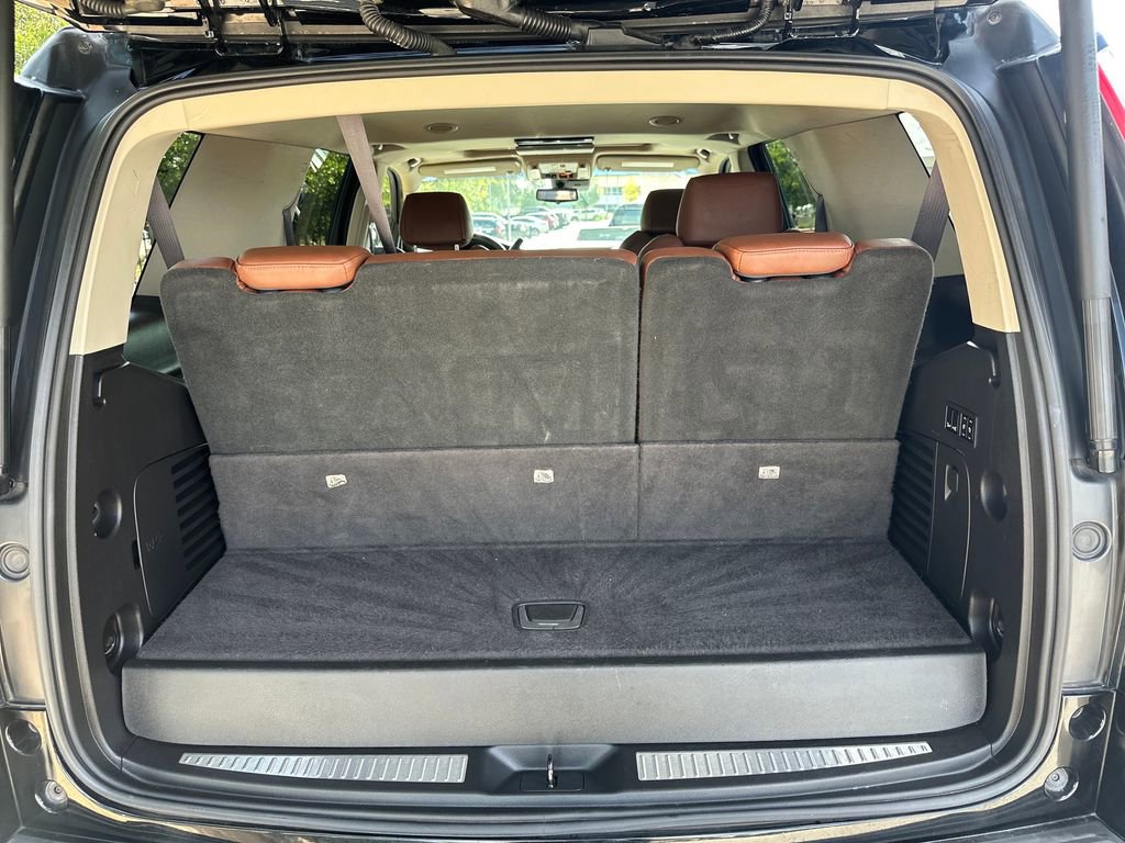 Used 2017 Cadillac Escalade Premium Luxury RWD image 45