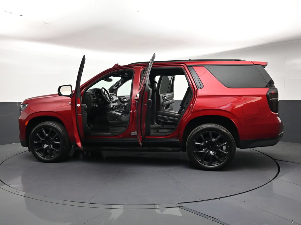 Used 2021 Chevrolet Tahoe RST w/ Luxury Package AWD/4WD image 34