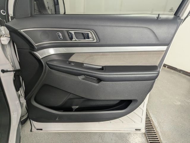 Used 2017 Ford Explorer XLT w/ Equipment Group 202A image 20