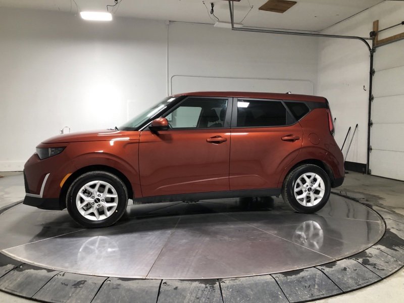 Certified 2024 Kia Soul LX w/ Option Group 015 image 4