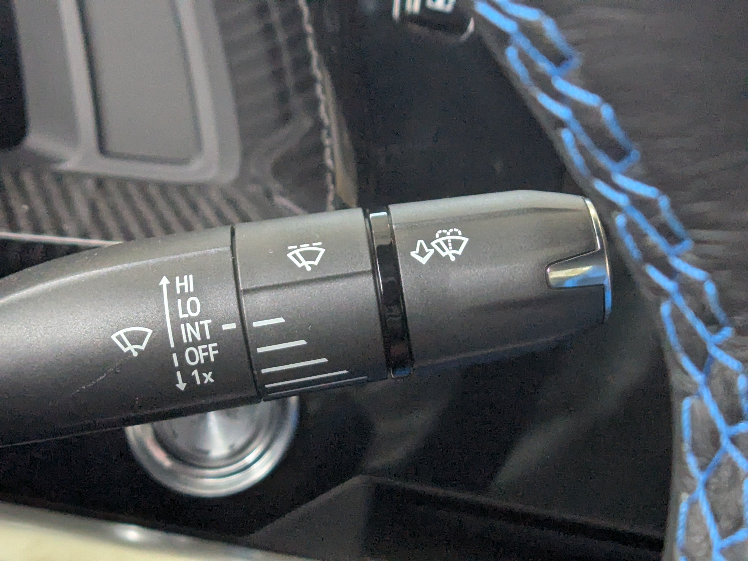 Used 2021 Chevrolet Corvette Stingray Premium Conv w/ Z51 Performance Package RWD image 24