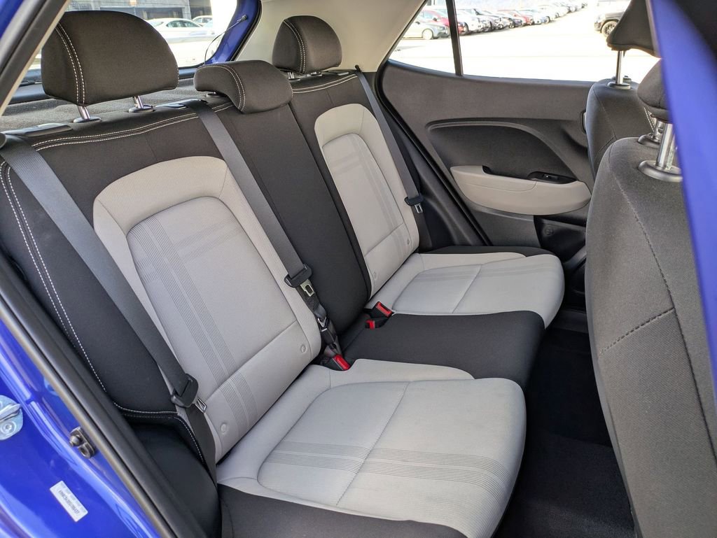 Used 2025 Hyundai Venue SEL image 27