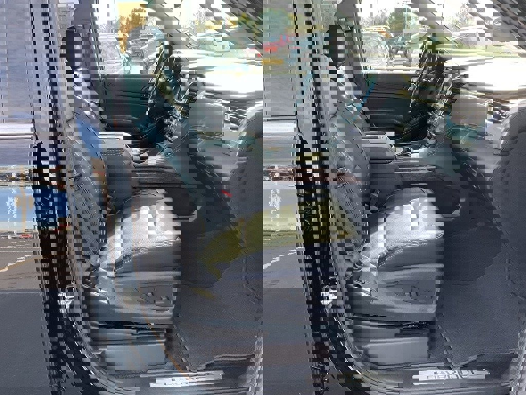 Used 2019 Chevrolet Tahoe LT w/ Luxury Package image 22