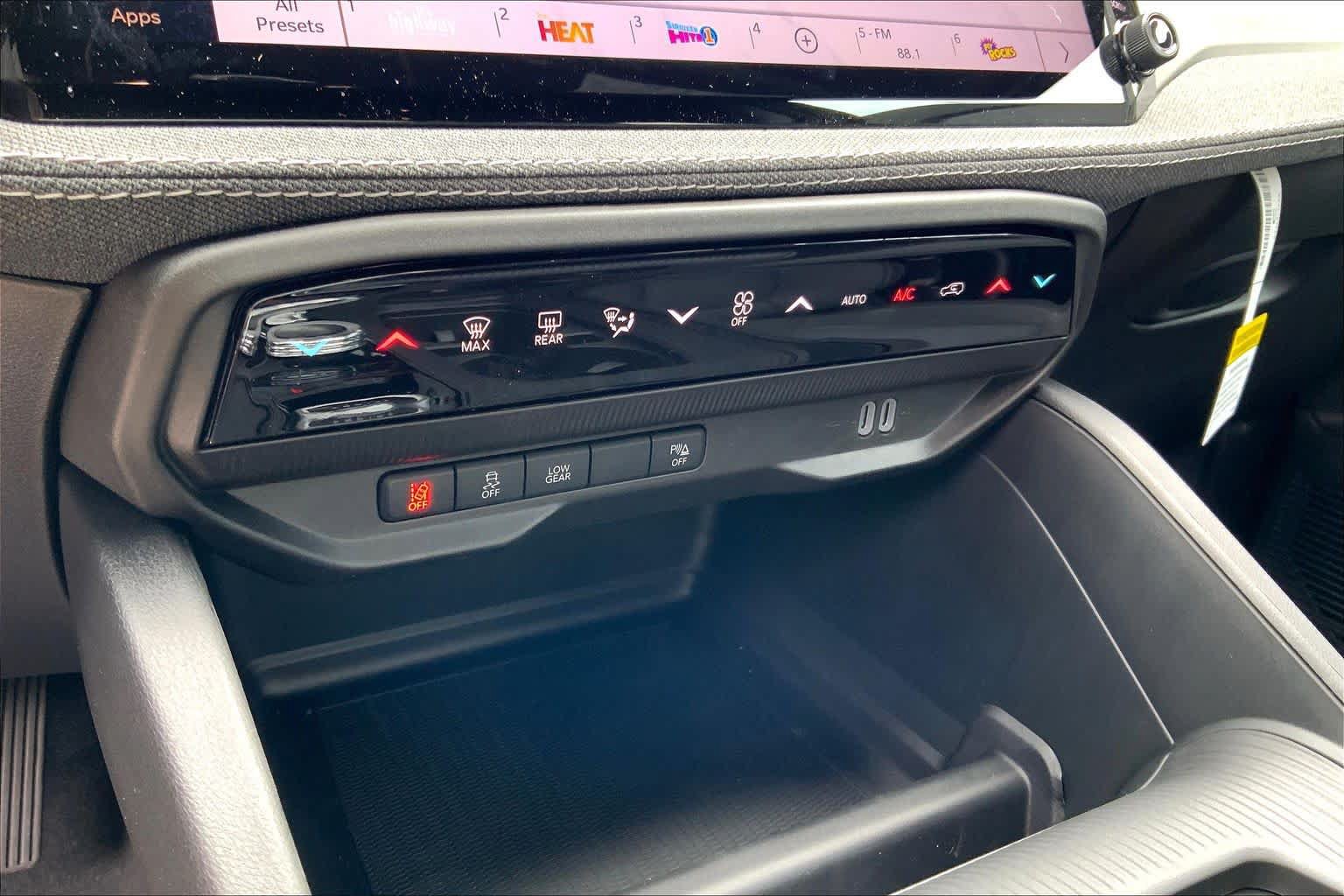 New 2026 Jeep Cherokee Laredo AWD/4WD image 17