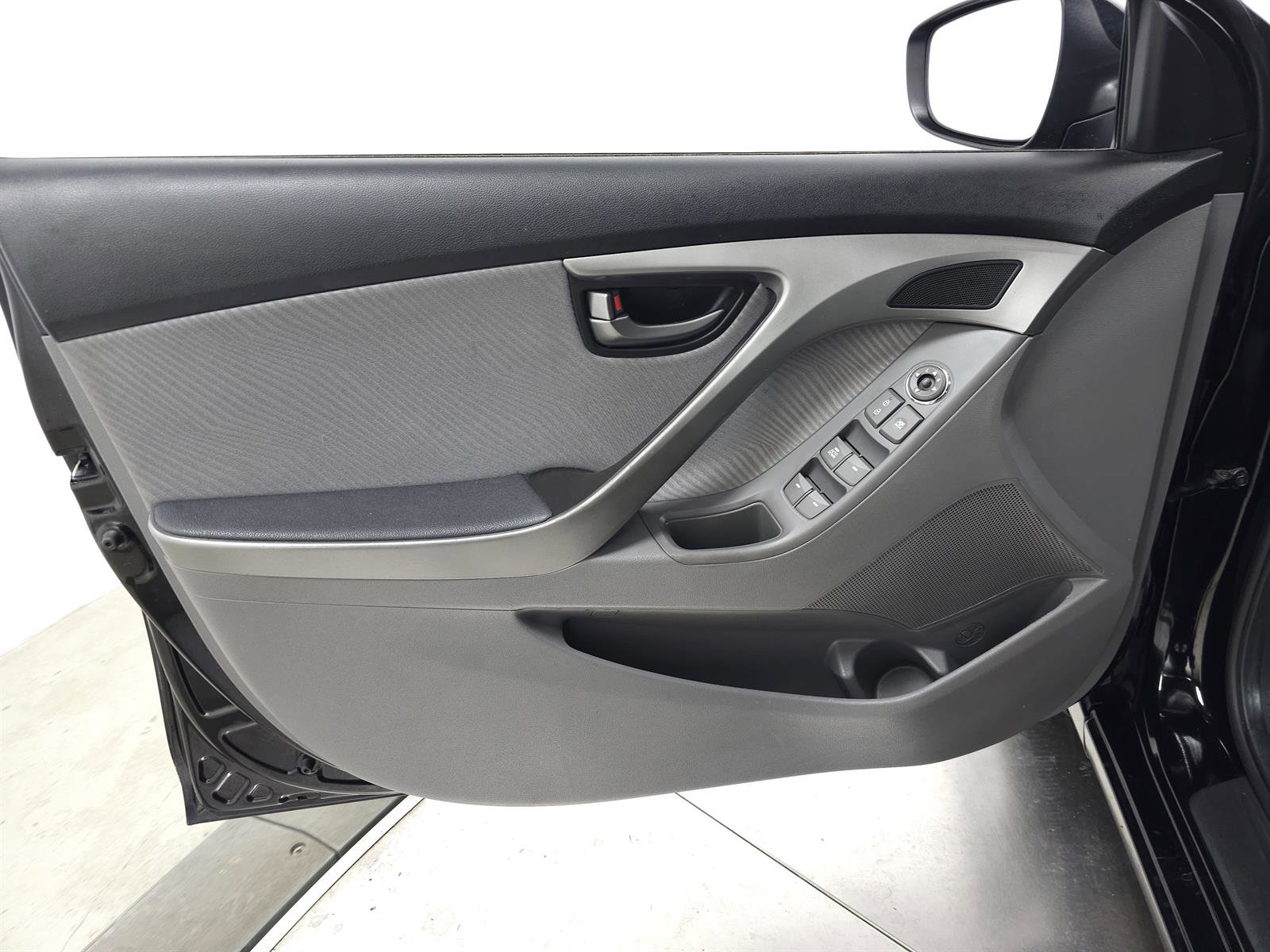 Used 2013 Hyundai Elantra GLS w/ Preferred Pkg FWD image 12