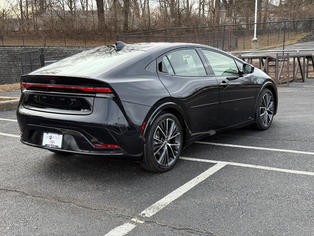 Certified 2025 Toyota Prius XLE image 3
