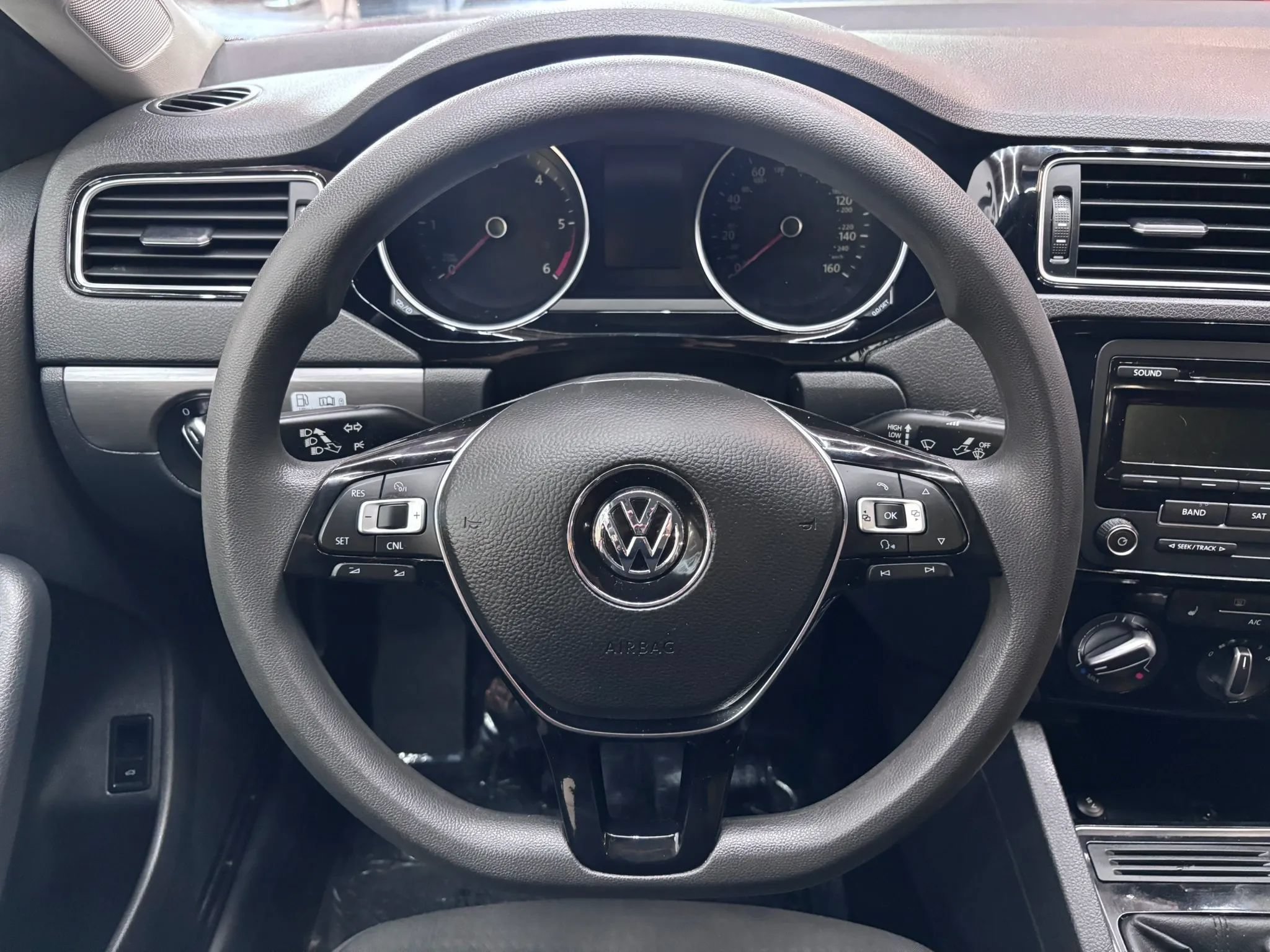 Used 2015 Volkswagen Jetta TDI S FWD image 12