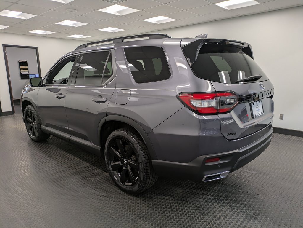 Used 2025 Honda Pilot Black Edition image 6