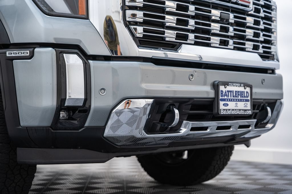 Used 2025 GMC Sierra 3500 Denali w/ Denali Reserve Package AWD/4WD image 15