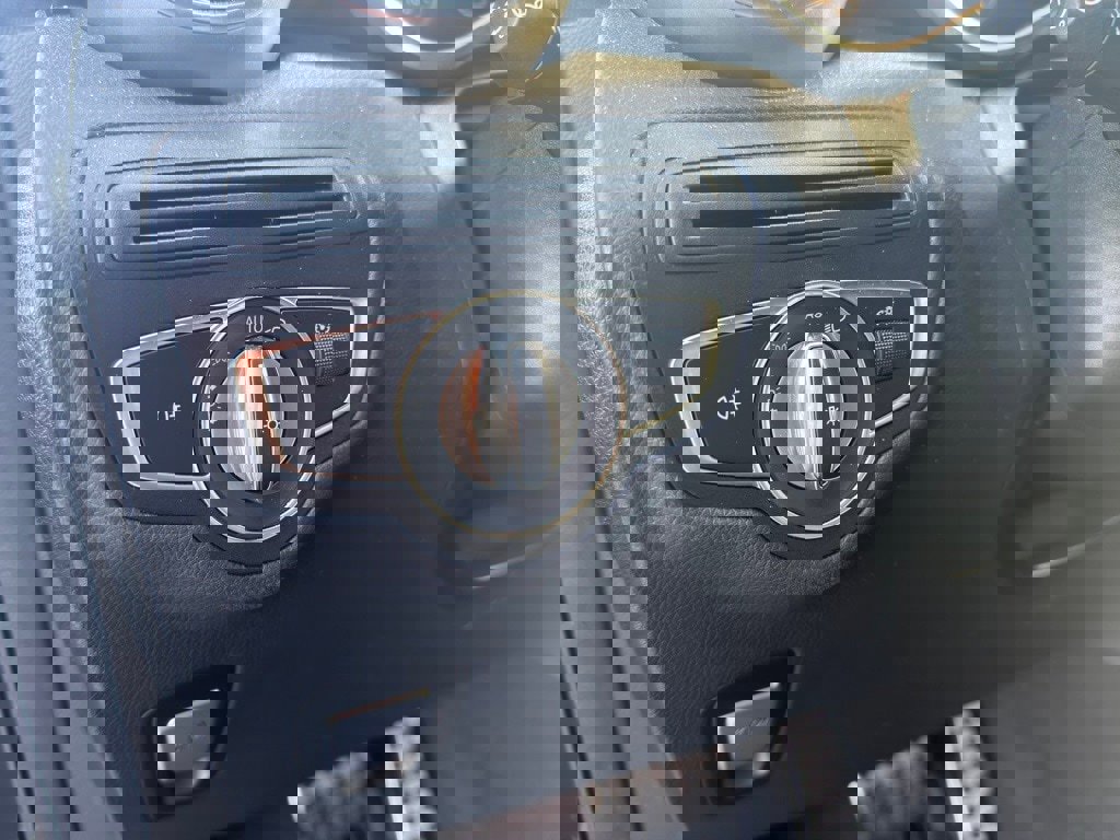 Used 2020 Mercedes-Benz GLC 300 4MATIC image 14