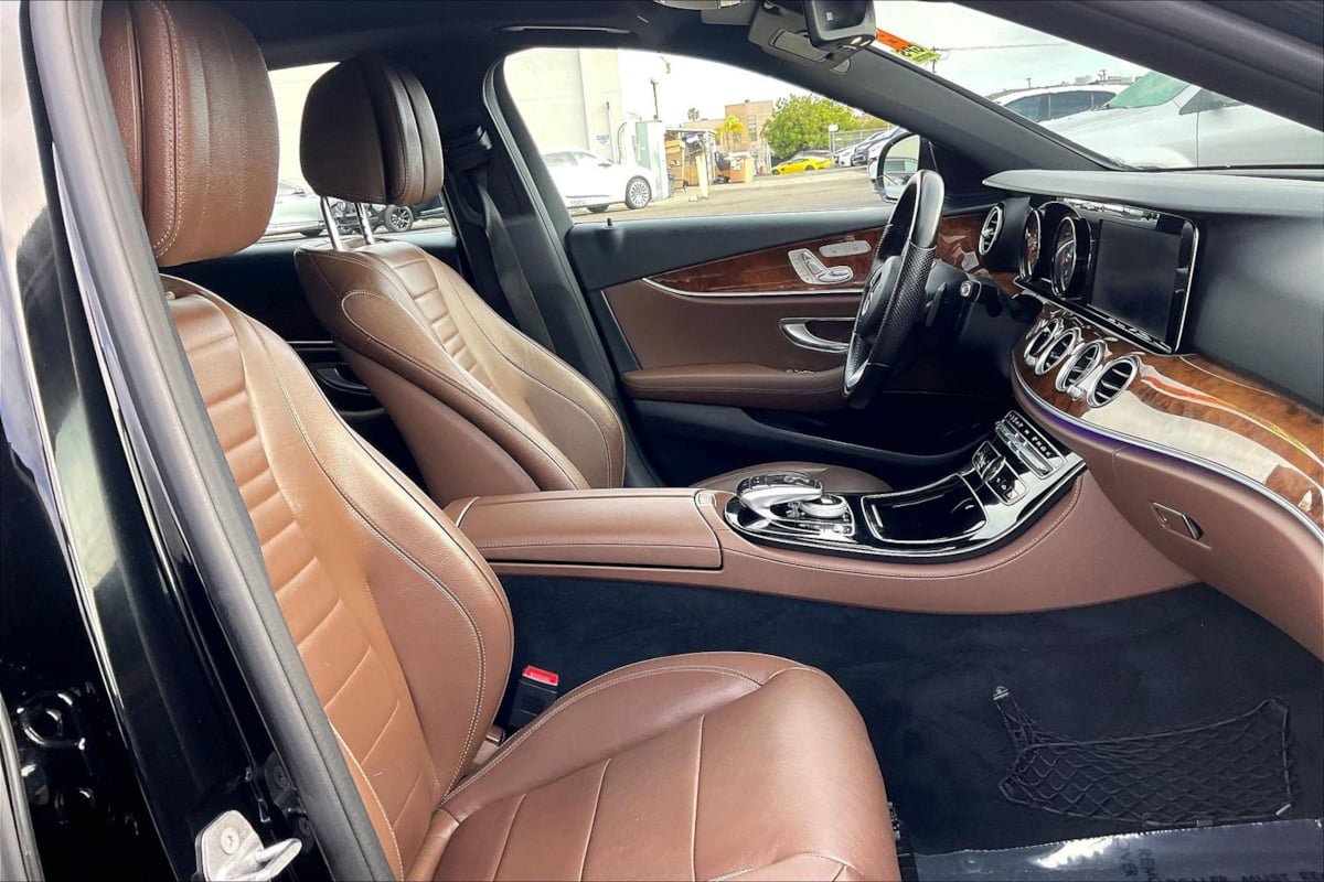 Used 2017 Mercedes-Benz E 300 image 5