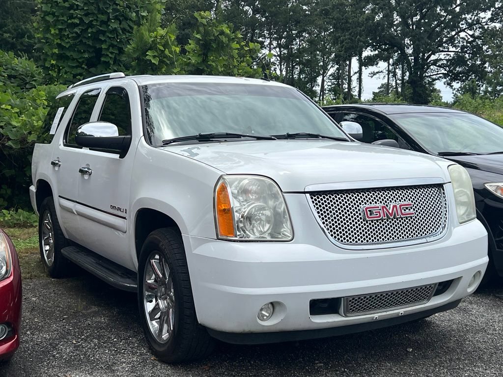 Used 2007 GMC Yukon Denali AWD/4WD image 2