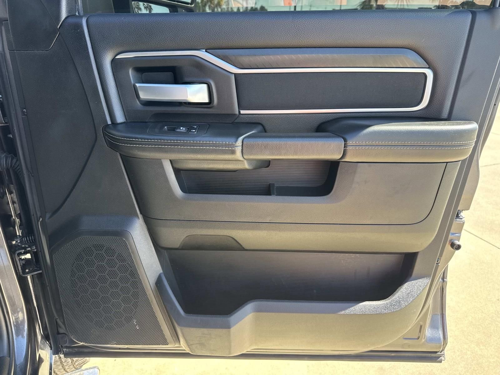 Used 2025 RAM 3500 Big Horn AWD/4WD image 13