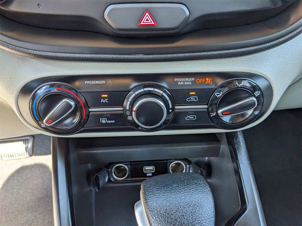 Certified 2025 Kia Soul LX image 24