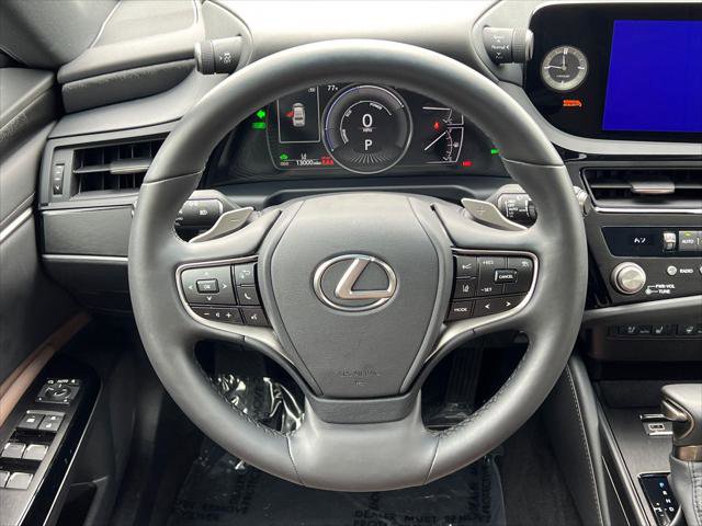 Certified 2025 Lexus ES 300h w/ Premium Package FWD image 24