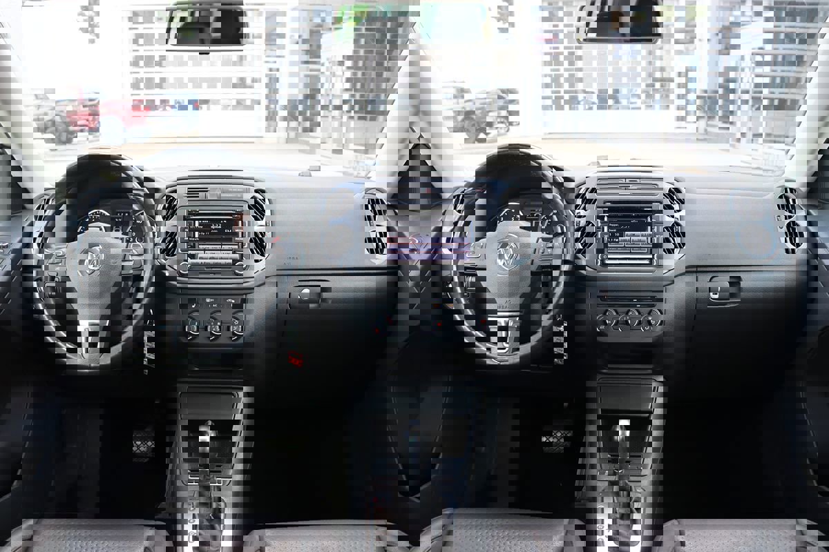 Used 2013 Volkswagen Tiguan SE image 11