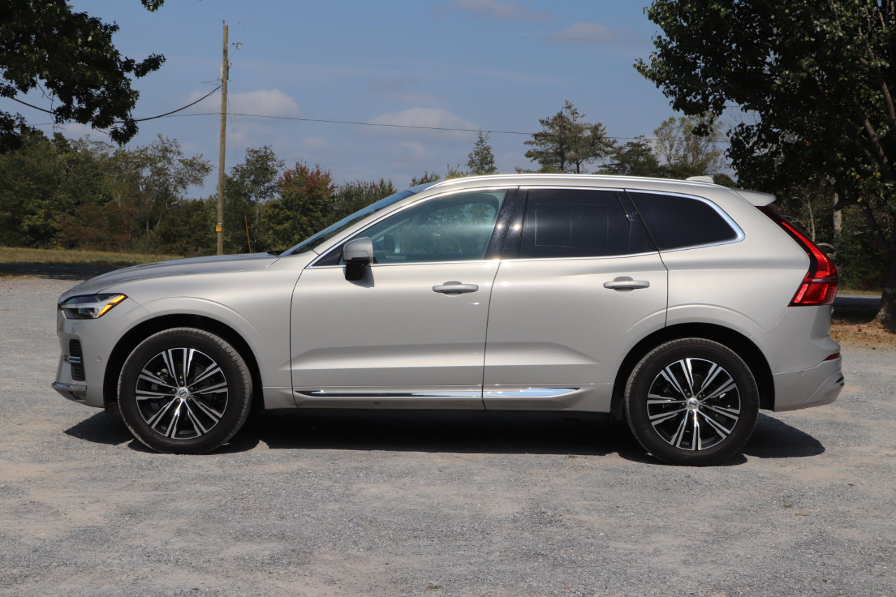 Used 2022 Volvo XC60 B5 Inscription w/ Advanced Package image 28