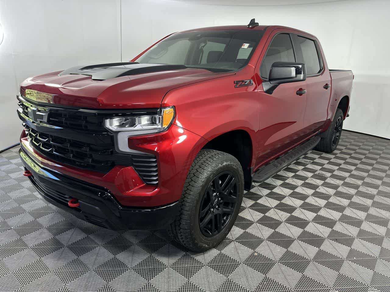 Used 2024 Chevrolet Silverado 1500 LT Trail Boss w/ Protection Package AWD/4WD image 4