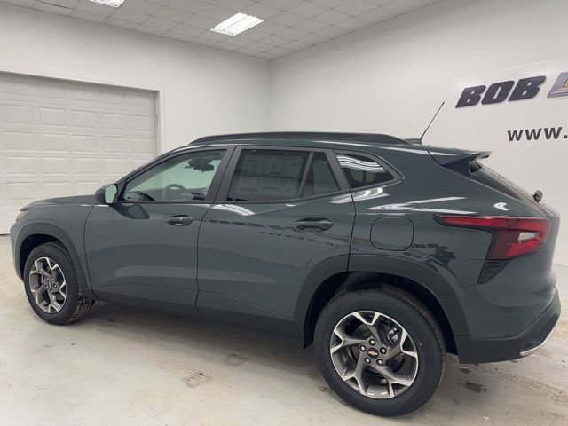 New 2026 Chevrolet Trax LT w/ Driver Confidence Package image 7