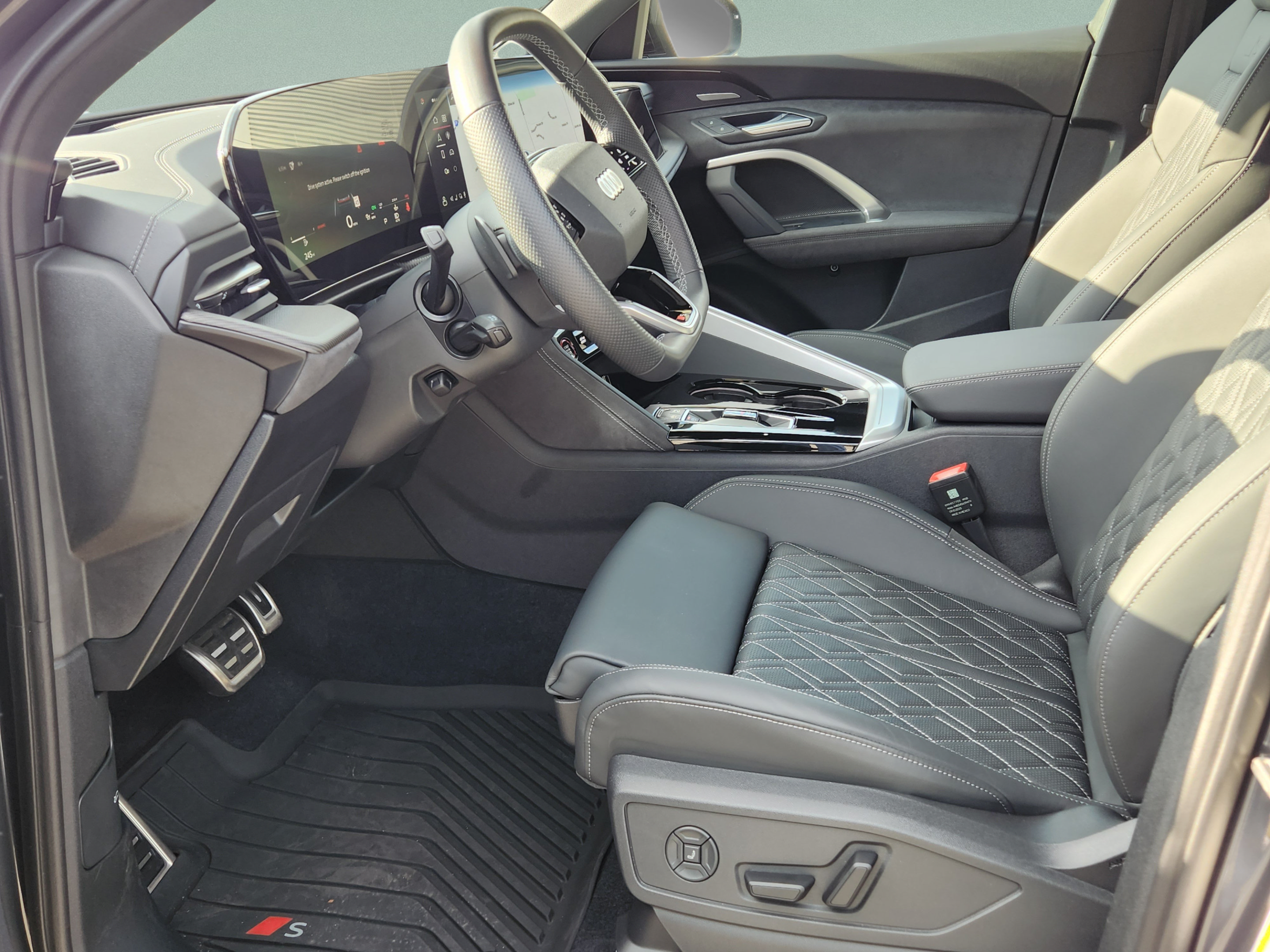 Used 2025 Audi SQ5 Prestige AWD/4WD image 12