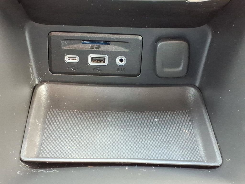 Used 2024 GMC Terrain SLT w/ LPO, Floor Liner Package image 18