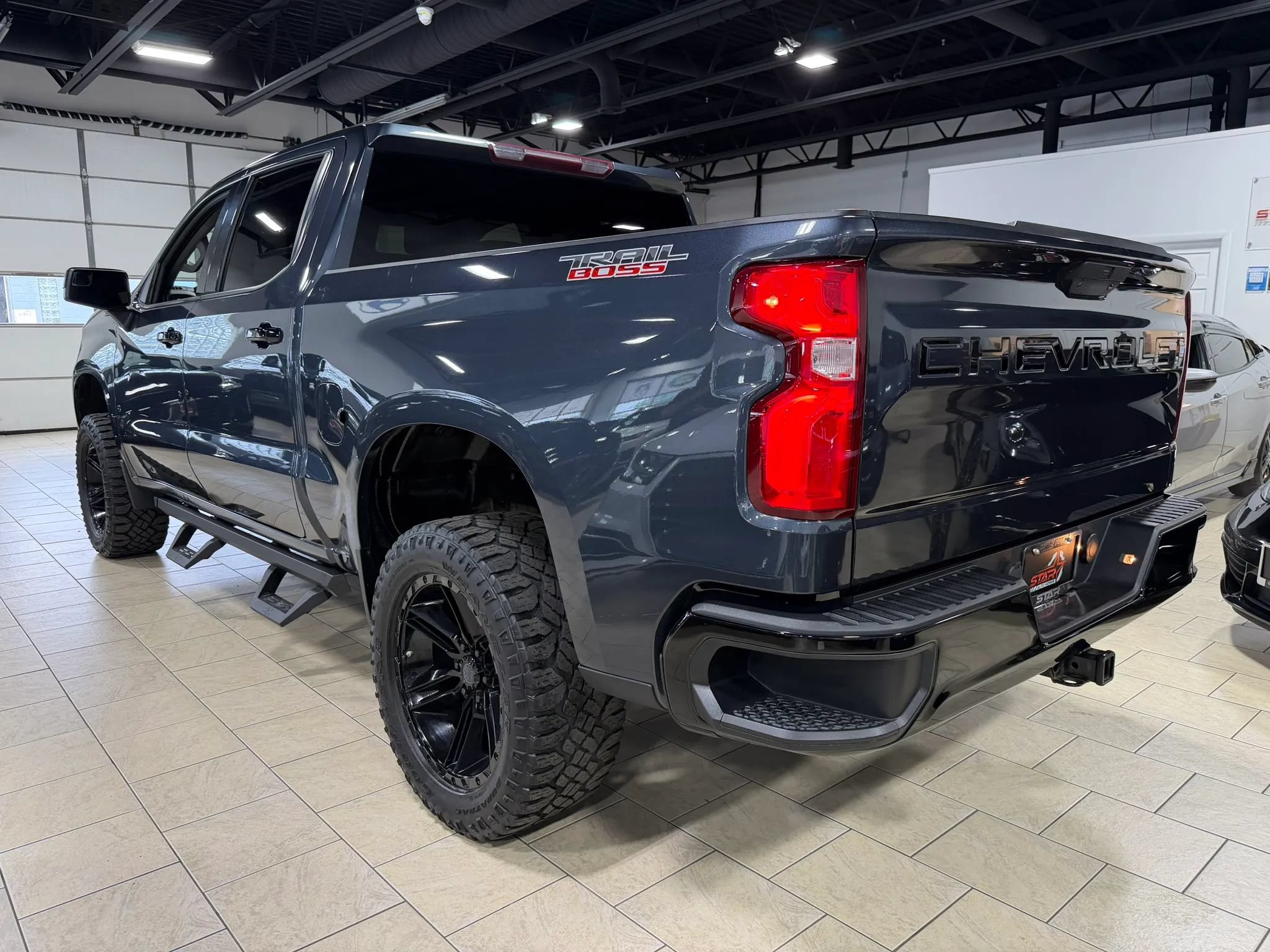 Used 2021 Chevrolet Silverado 1500 Custom Trail Boss AWD/4WD image 4
