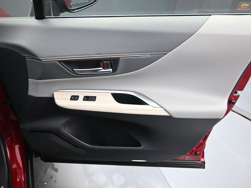 Used 2021 Toyota Venza XLE w/ Softex Package image 39