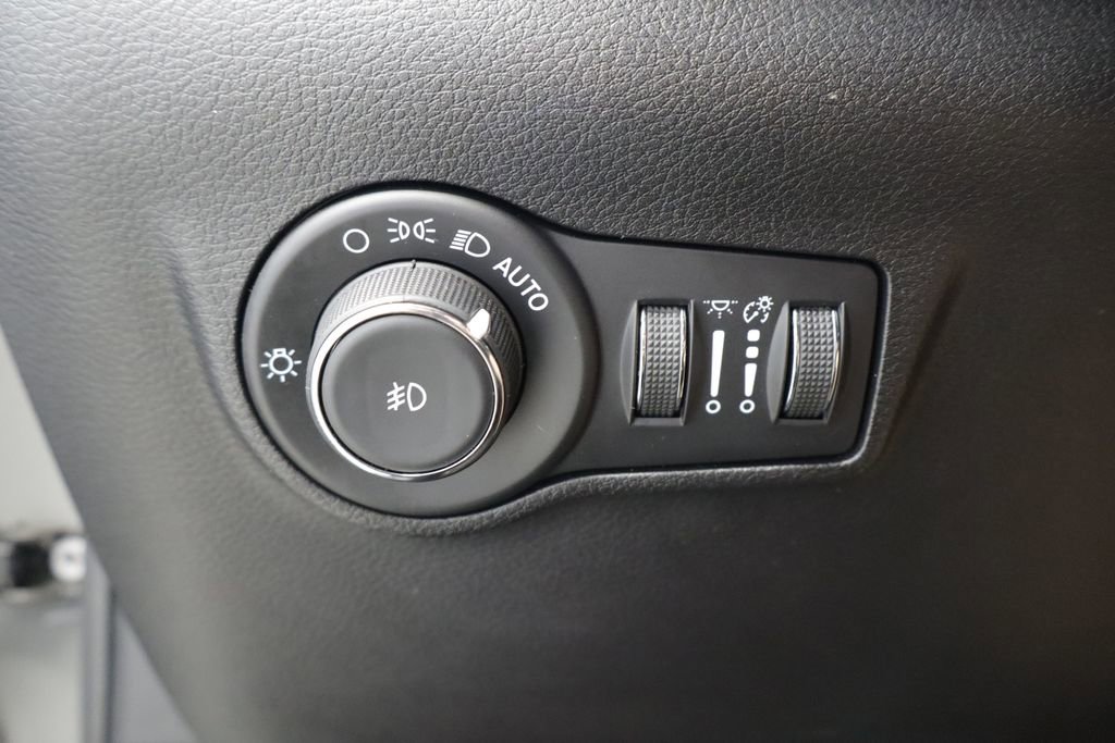 Used 2023 Jeep Compass Limited AWD/4WD image 28