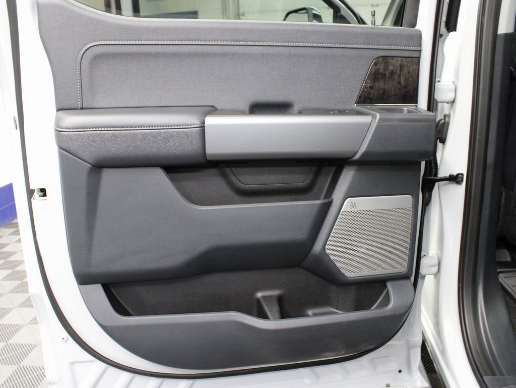 Used 2025 Ford F350 Lariat w/ Black Appearance Package image 75