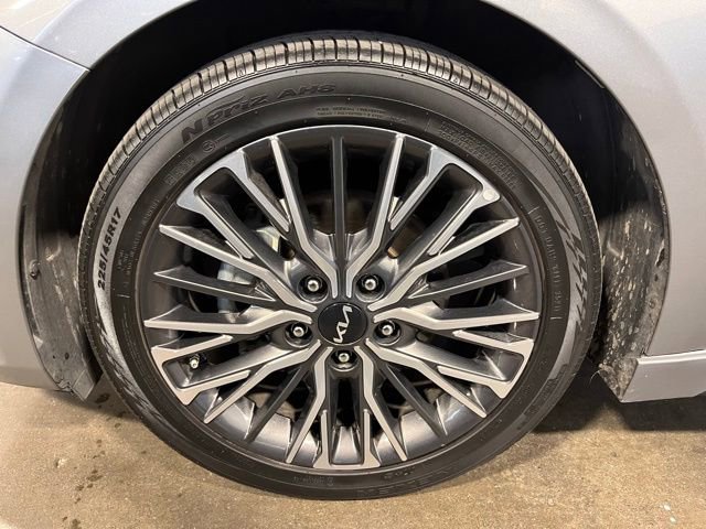 Used 2023 Kia Forte GT-Line w/ GT-Line Premium Package image 28