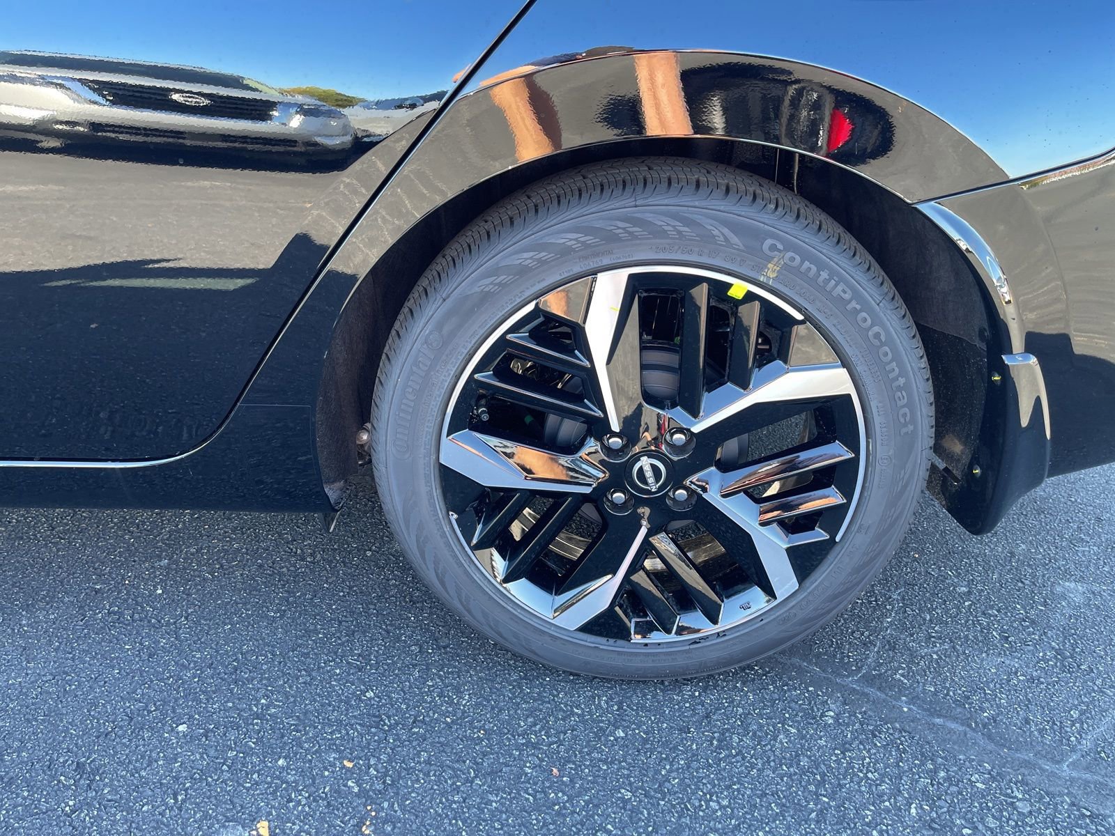 New 2025 Nissan Versa SR image 34