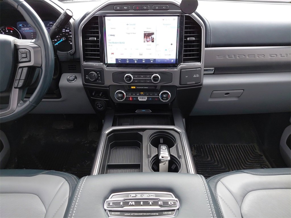 Used 2022 Ford F350 Limited image 11