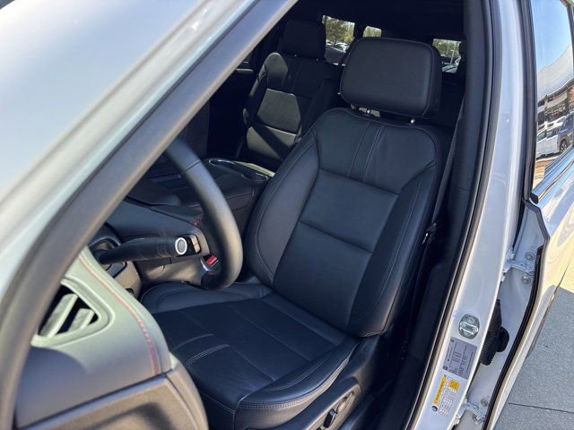 Used 2023 Chevrolet Suburban RST w/ Luxury Package image 23