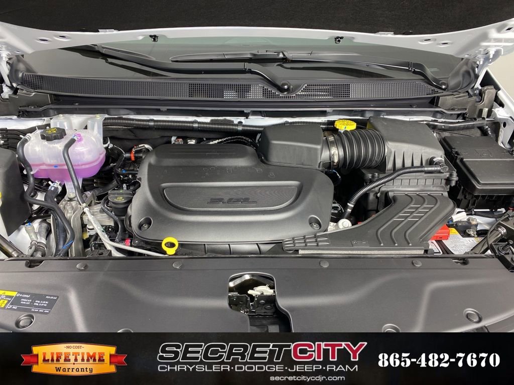 New 2026 Chrysler Pacifica Select image 36