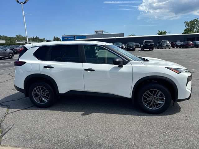 Used 2026 Nissan Rogue S AWD/4WD image 4
