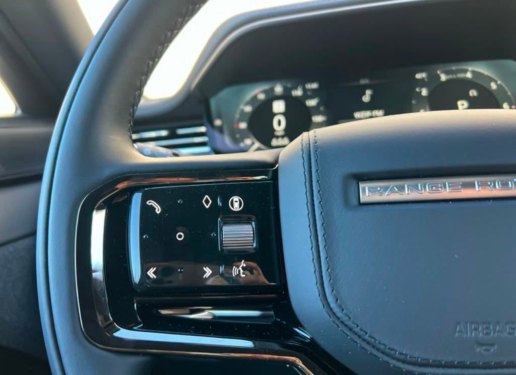 New 2025 Land Rover Range Rover Sport Dynamic SE image 19